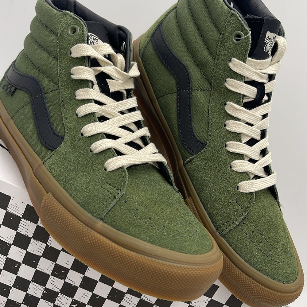 Vans WMNS Skate Sk8-Hi Green/Gum
VN0A5FCC17P
Sneakersers - Picture 6 of 16